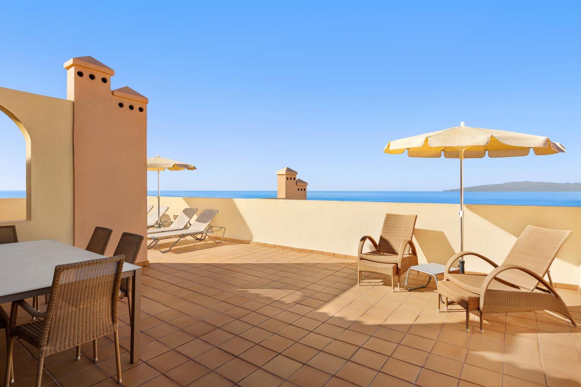 Three-Bedroom Apartment Ocean View,1743502260:JPEG